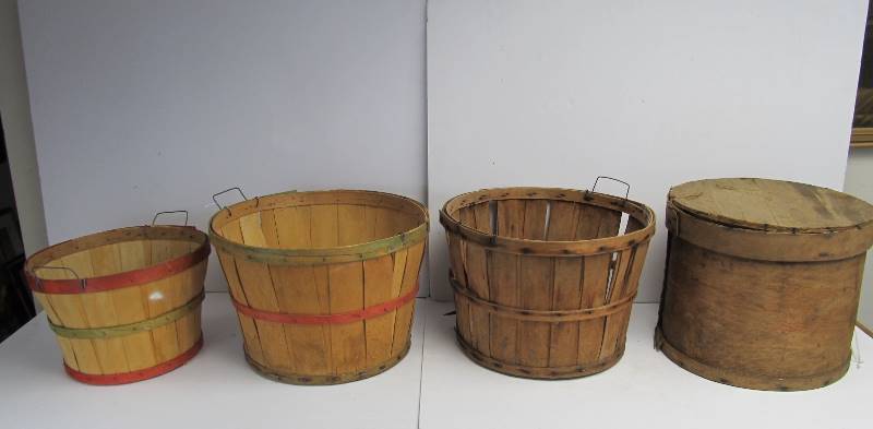 lot 176 image: Vintage Primitive Bushel Baskets & Cheese Box