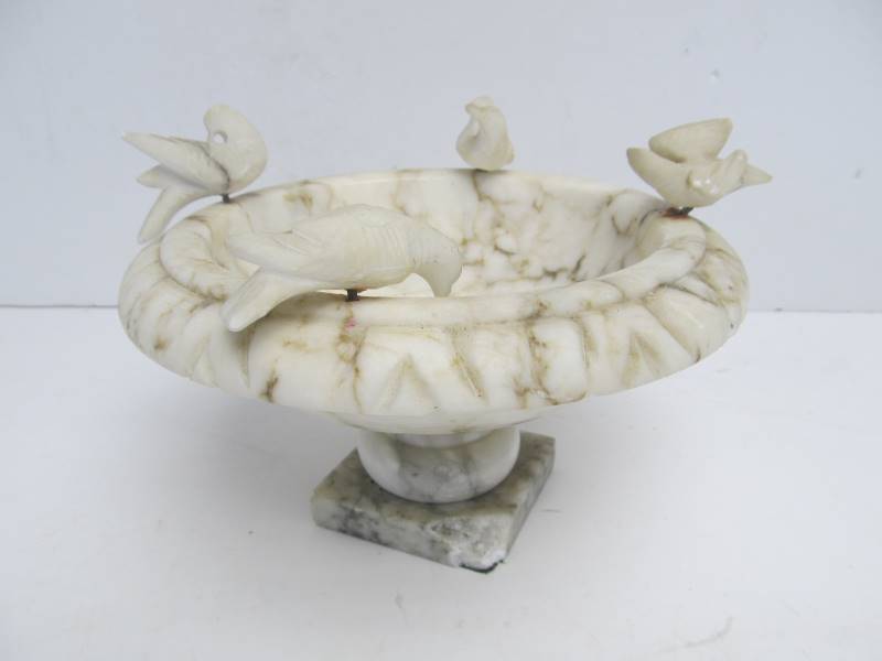 lot 184 image: OnyxStone Small Bird Bath