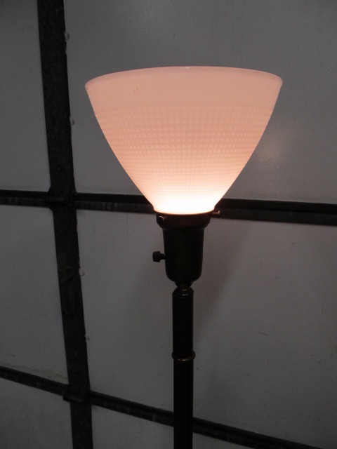 lot 208 image: Vintage Brass Floor Torch Lamp
