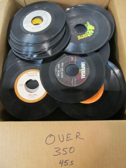 lot 238 image: HUGE Lot of 350 Vintage Vinyl 45 Records #3