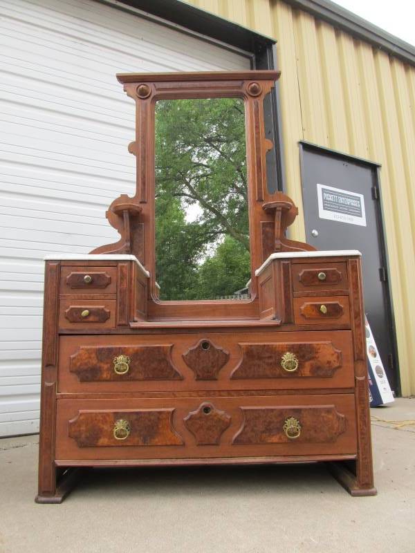 lot 262 image: Antique Marble Top Dresser wMirror