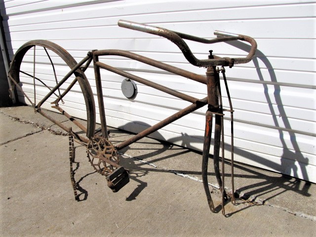 lot 273 image: Orig 1920s-30s WARDS HAWTHORNE Motor-Bike Frame