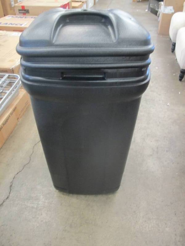 lot 68 image: United Solutions 34 Gal. Plastic Wheeled Outdoor Trash Can - NEW