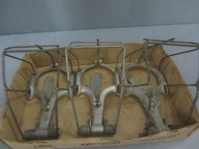 lot 153 image: Mole Traps