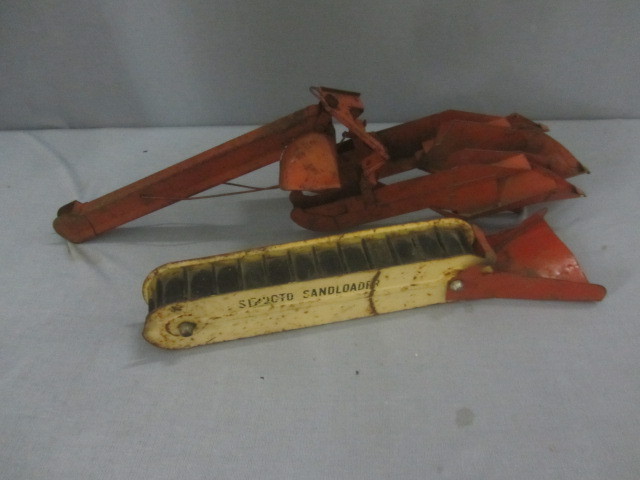 lot 154 image: Tru-Scale, Structo Farming Toys