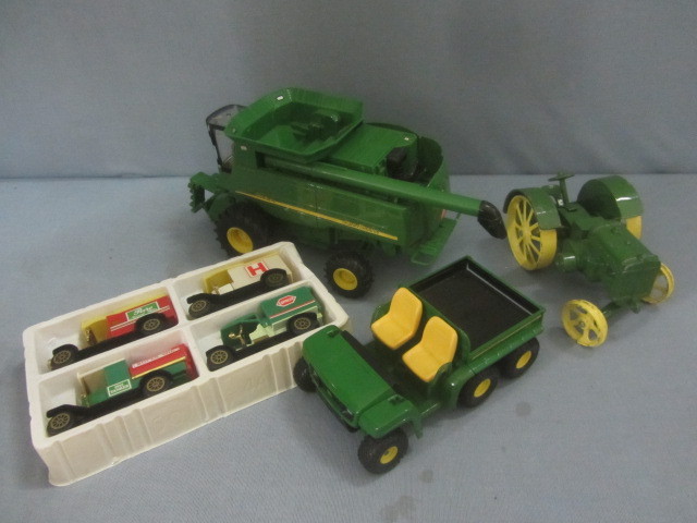 lot 132 image: John Deere Tractors, Gator