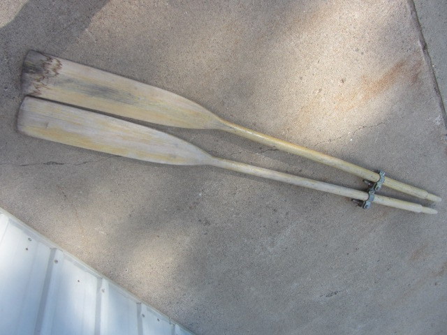 lot 55 image: Wooden Boat Oars