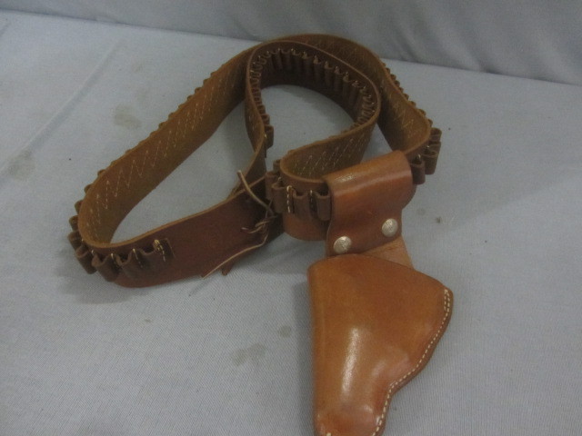 lot 67 image: Bandolier Holster