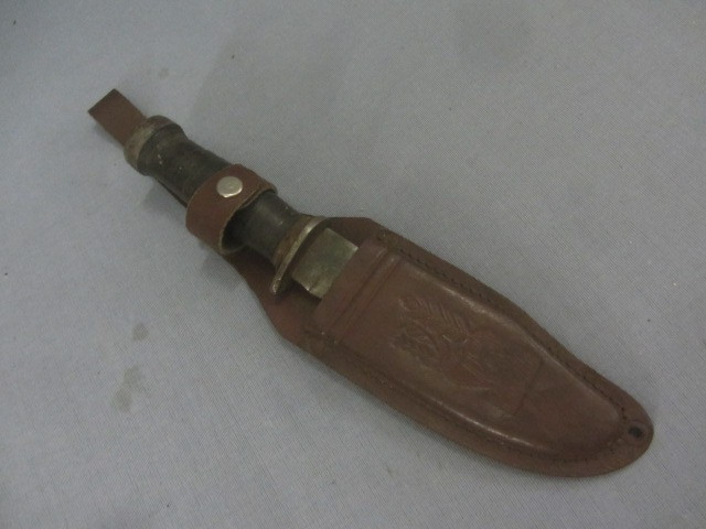 lot 71 image: Cattaraugus Fighting Knife
