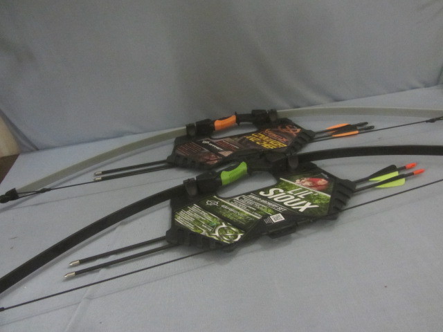 lot 53 image: Barnet Bows