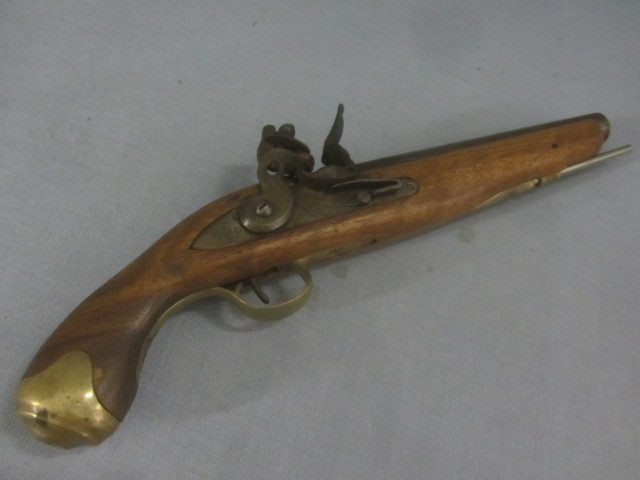 lot 11 image: Flintlock Pistol
