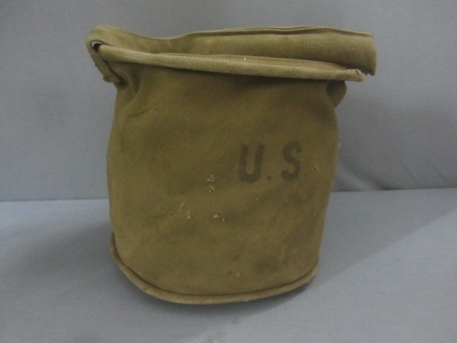 lot 26 image: Canvas Horse Water Bucket