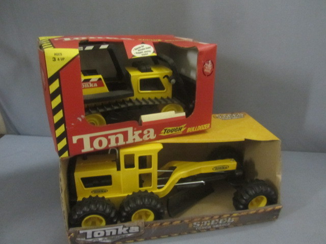 lot 30 image: Tonka Steel Tough Grader, Bulldozer