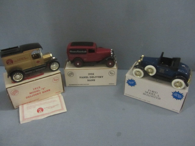lot 34 image: ERTL Die Cast Truck Banks