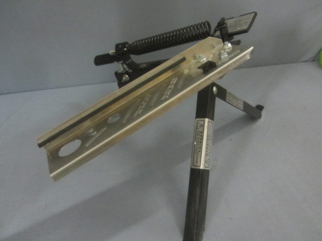 lot 6 image: Outers Clay Pigeon Thrower