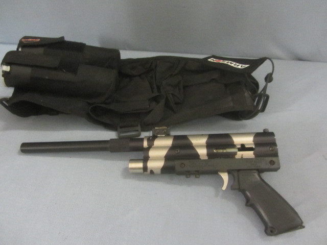 lot 9 image: V-Series Paintball Gun