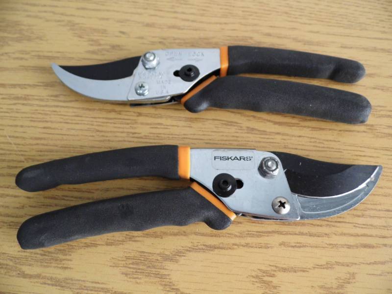 2 Pair Fiskars Cutters