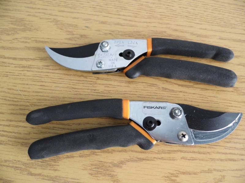 2 Pair Fiskars Cutters