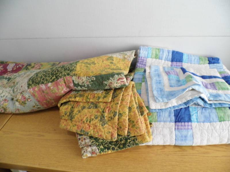 Bedding - Pillows