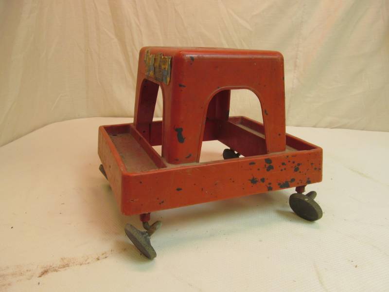 lot 7 image: tool stool