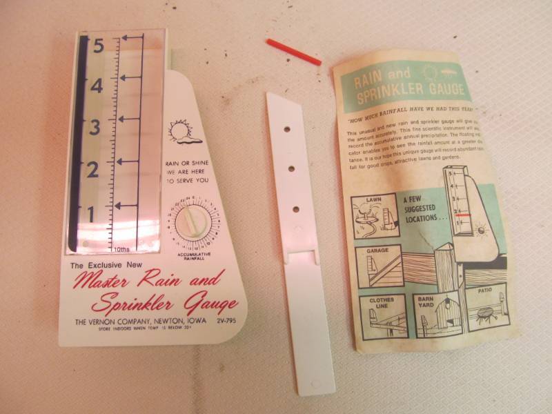 lot 10 image: vintage rain gauge