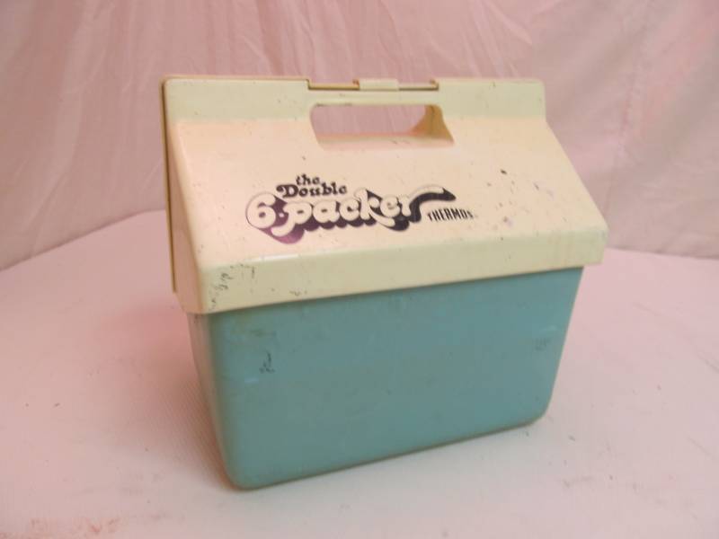 lot 12 image: double 6 pack thermos cooler