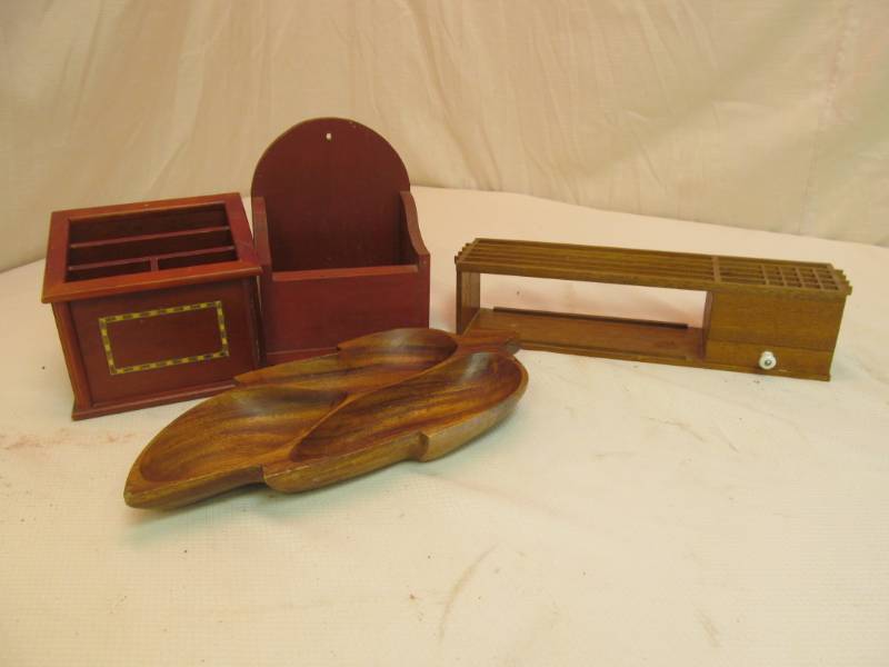lot 18 image: home dcor items