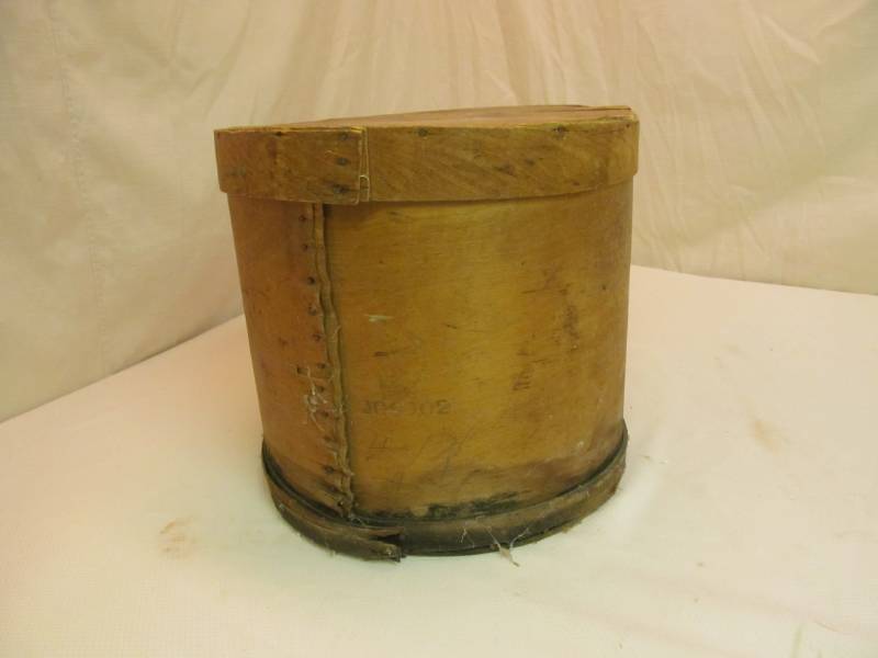 lot 32 image: vintage cheese crate
