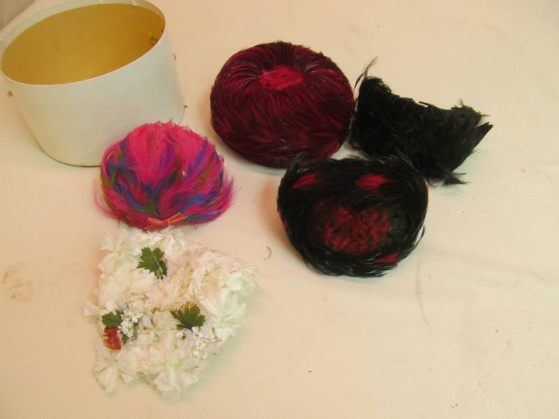 lot 33 image: vintage hat box, vintage feather hats