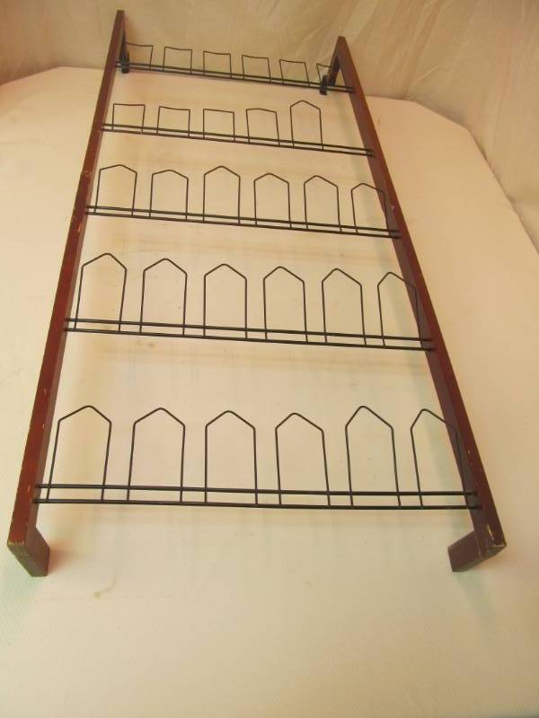 lot 58 image: shoe rack