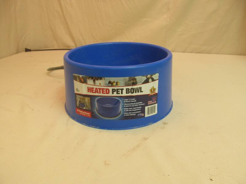 lot 108 image: heated water dish