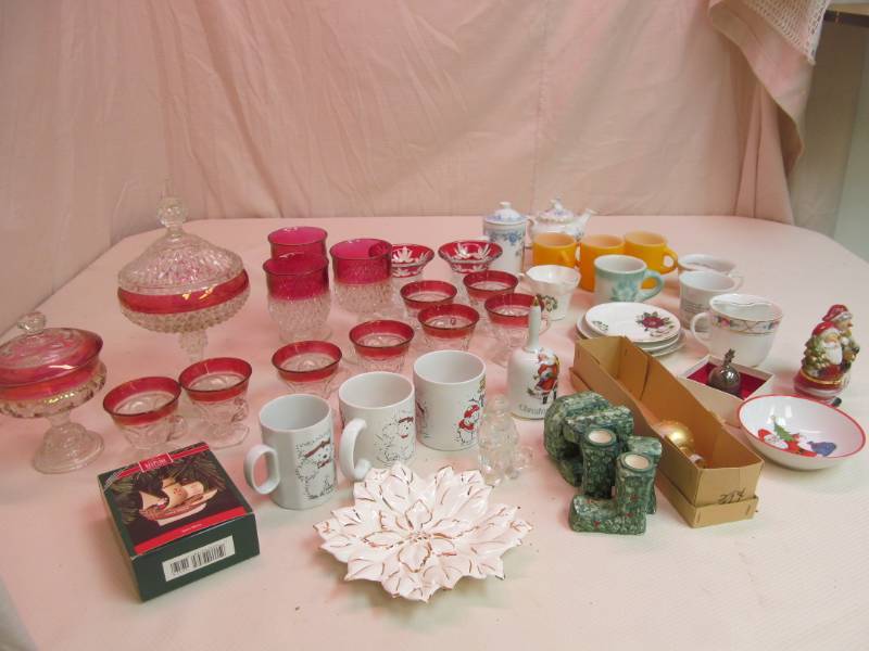 lot 113 image: glassware