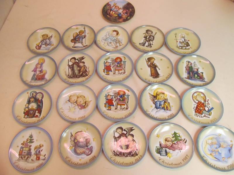 lot 115 image: Hummel plates