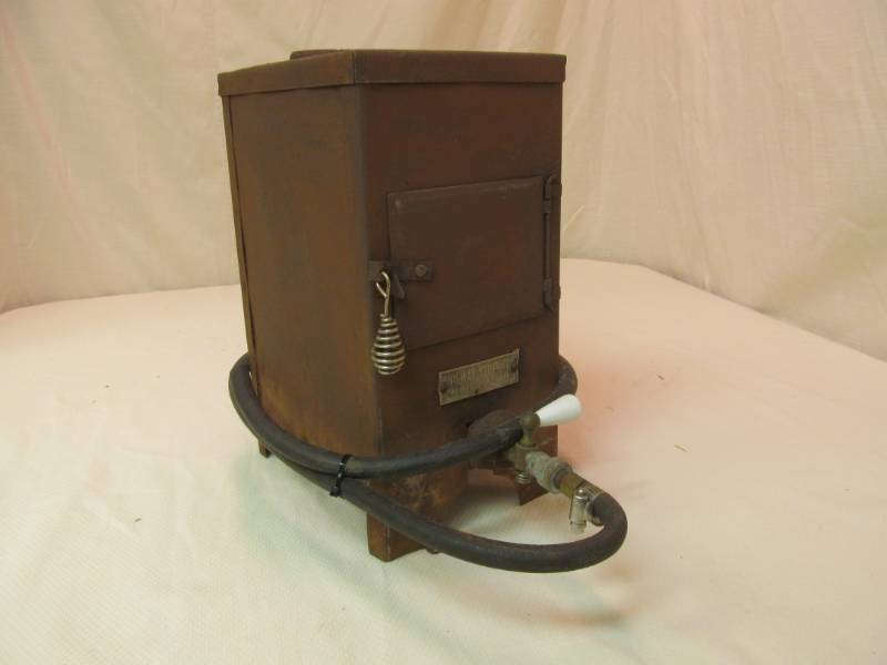 lot 119 image: stove