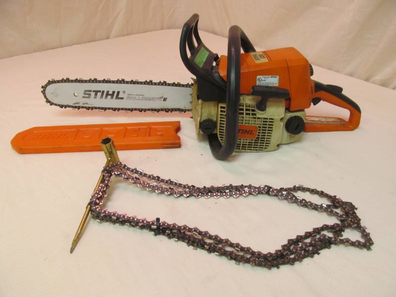lot 123 image: chainsaw