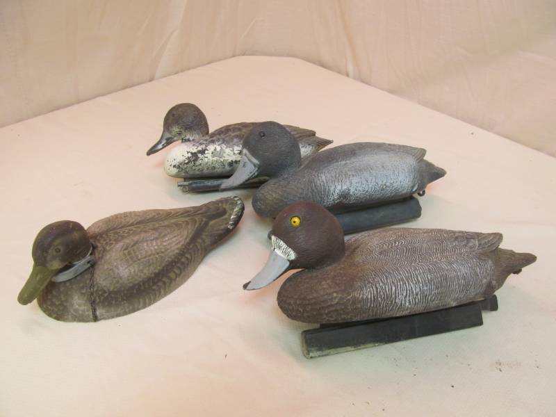 lot 125 image: decoys