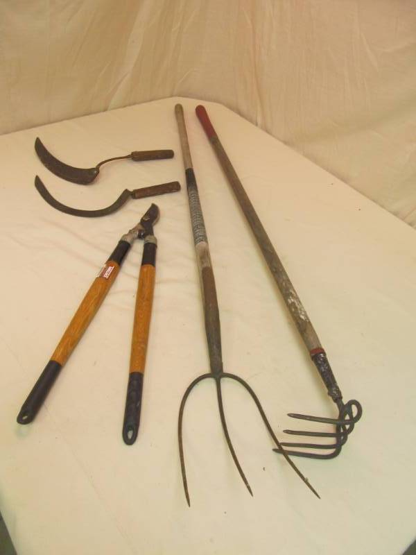 lot 152 image: tools