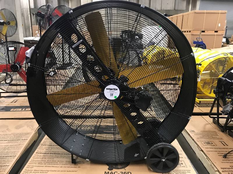 lot 1 image: Master Professional, Heavy Duty, 48 belt drive barrel fan, Black
