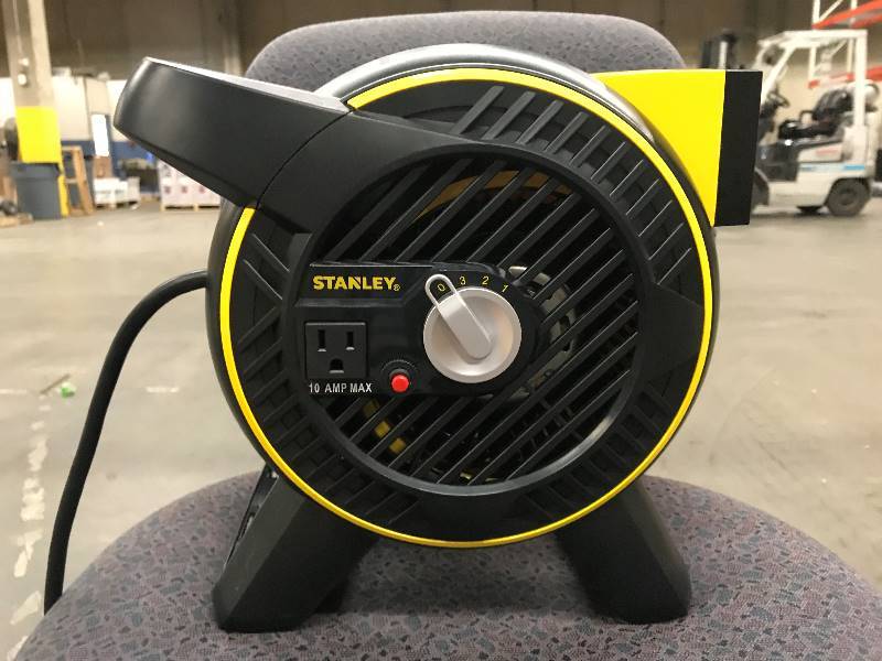 lot 69 image: STANLEY Heavy-Duty Utility Blower