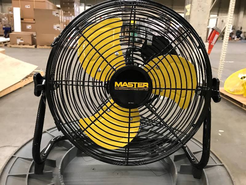 lot 85 image: Master 12 Professional High Velocity Direct Drive Floor Fan