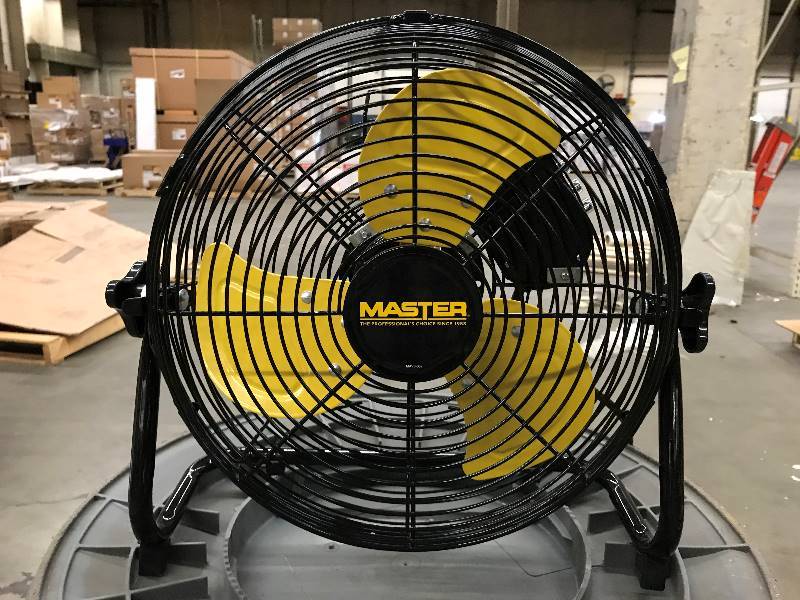 lot 86 image: Master 12 Professional High Velocity Direct Drive Floor Fan