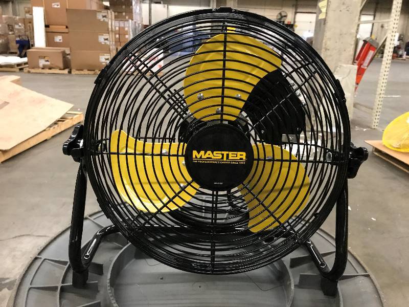 lot 91 image: Master 12 Professional High Velocity Direct Drive Floor Fan