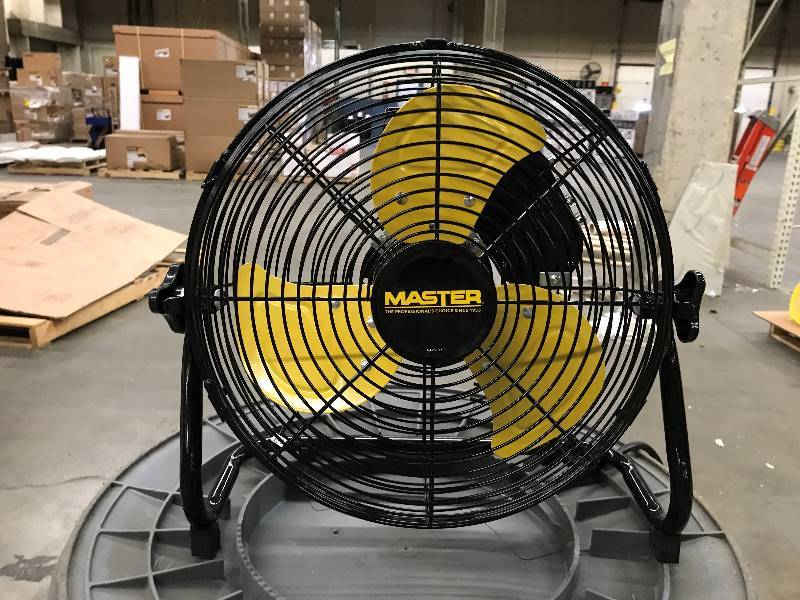 lot 95 image: Master 12 Professional High Velocity Direct Drive Floor Fan