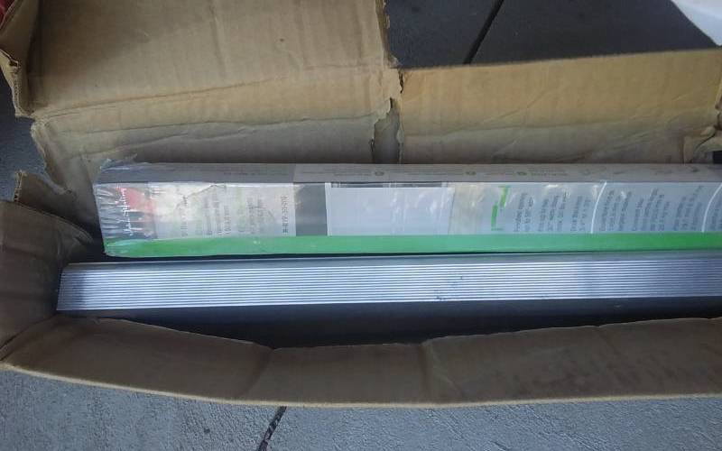 lot 4 image: 2-Sliding By Pass Door Set 5-Ft