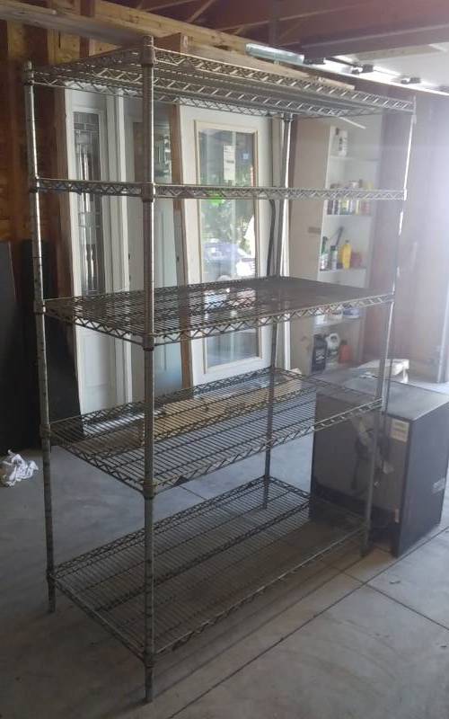 lot 14 image: Metro Rack 24x48