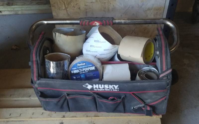 lot 35 image: Husky Tool Caddy With Tape & Flashing
