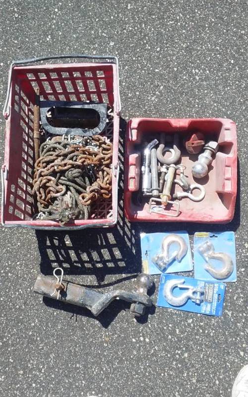 lot 37 image: Trailer Hitch, Hitch Balls, Pins, Chain, Hooks