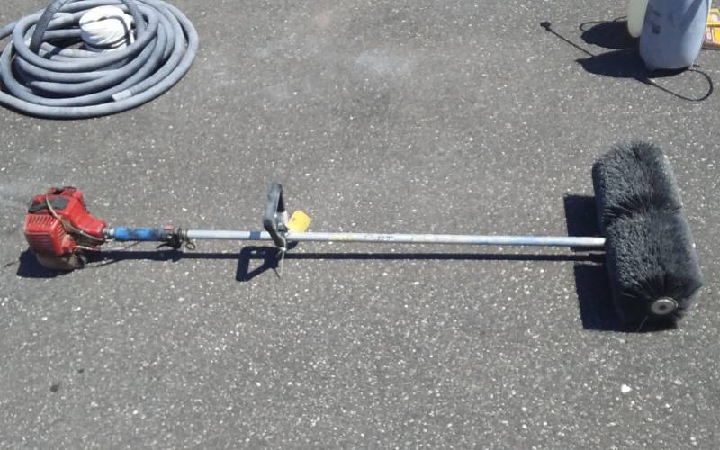 lot 62 image: Shindaiwa Power Broom
