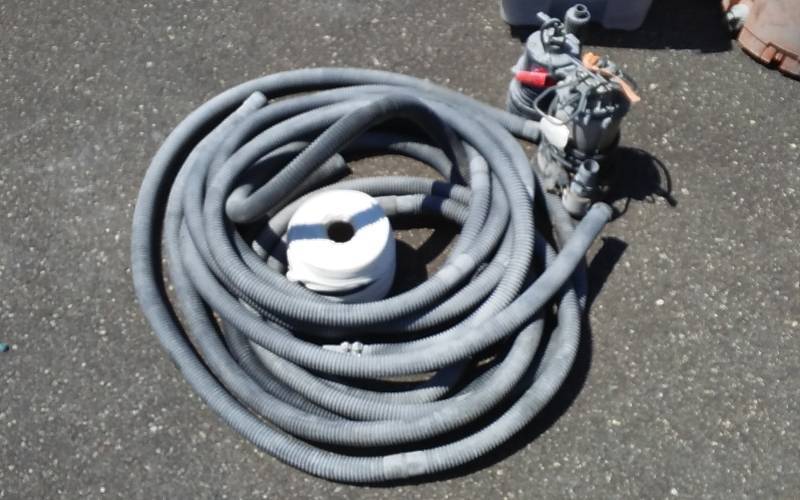 lot 68 image: Ridgid & Barracude Submersible Utility Pumps With Hoses