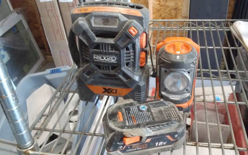 lot 76 image: Ridgid 18-Volt Flashlight, Radio, 2-Batteries